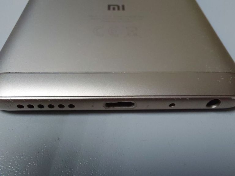 Дешиво Xiaomi Redmi Note 5 4/64GB Black с ломбарда