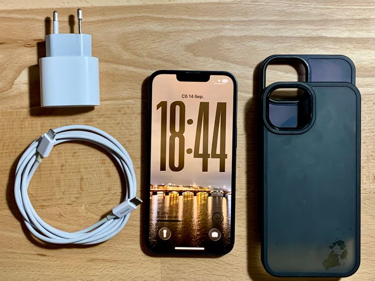 Оголошення Apple iPhone 13 128GB Midnight (MLPF3) Б/У