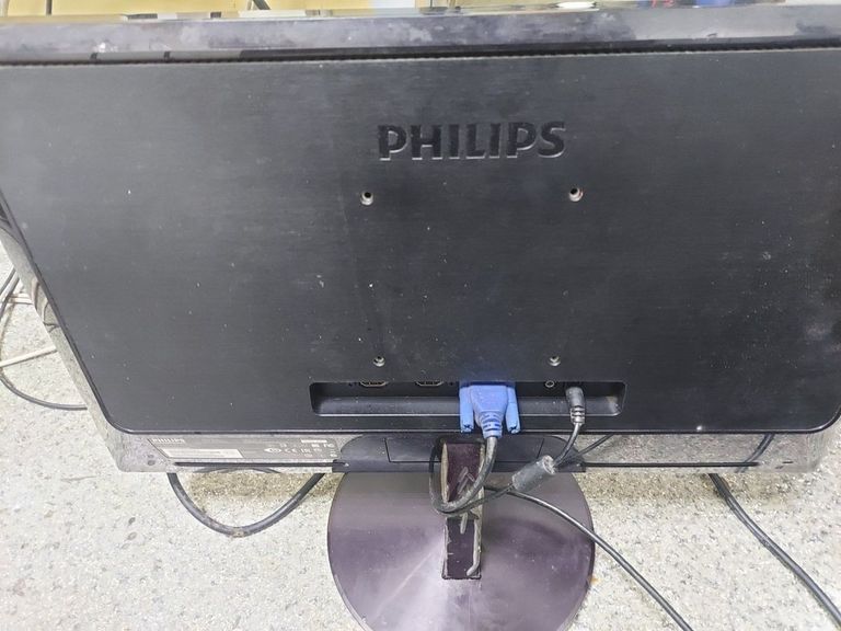 Дешево Philips 224e5qhsb з ломбарду