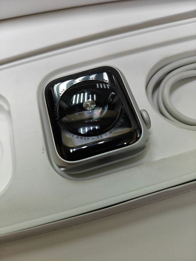 Дешево Apple watch se gps 40mm aluminum case з ломбарду