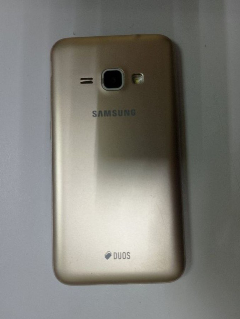 Дешиво Samsung galaxy j1 j120h с ломбарда
