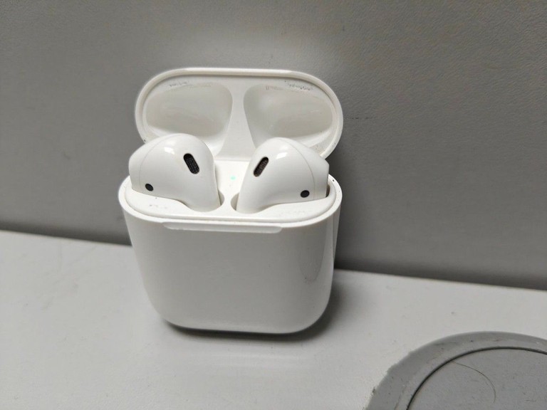 Купить Apple airpods 2nd generation a1602, a2031, a2032 Б/У