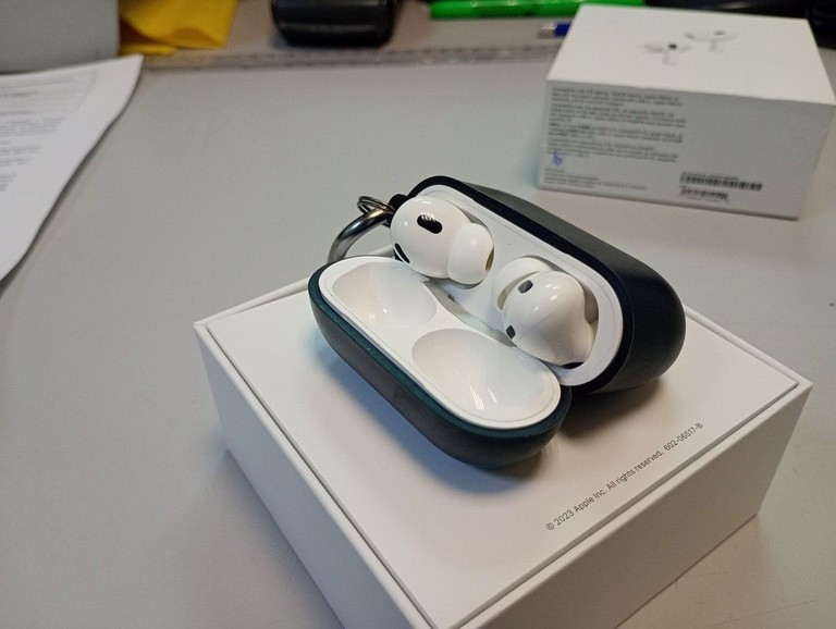 Дешиво Apple airpods pro 2nd generation with magsafe charging case usb-c с ломбарда