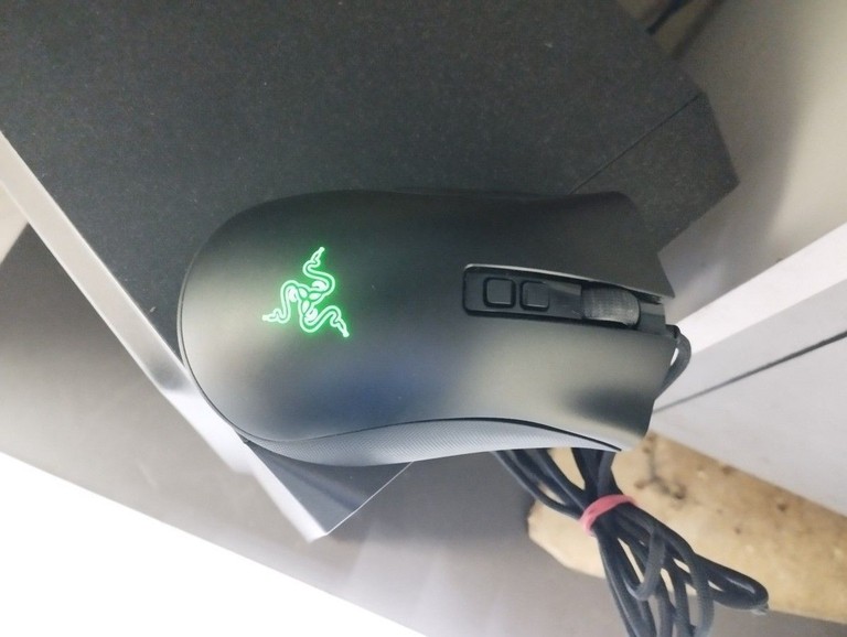 Дешево Razer DeathAdder V2 PRO Wireless Mouse Dock (RZ01-03350400-R3G1) з ломбарду