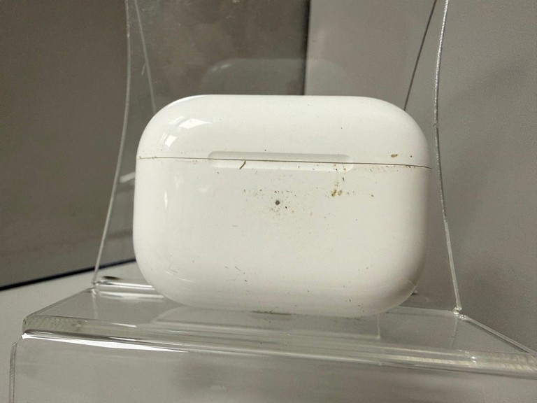 Купить Apple airpods pro 2nd generation with magsafe charging case usb-c Б/У