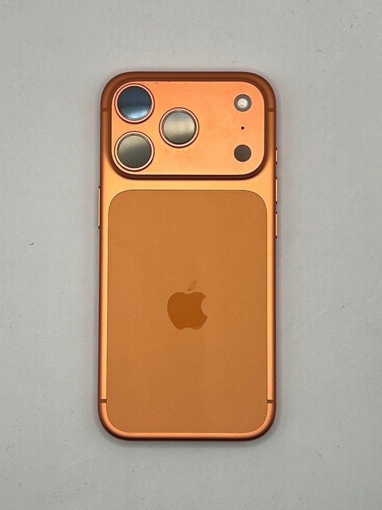 Купити Apple iPhone 17 Pro 256GB Deep Blue (MG8J4) Б/У