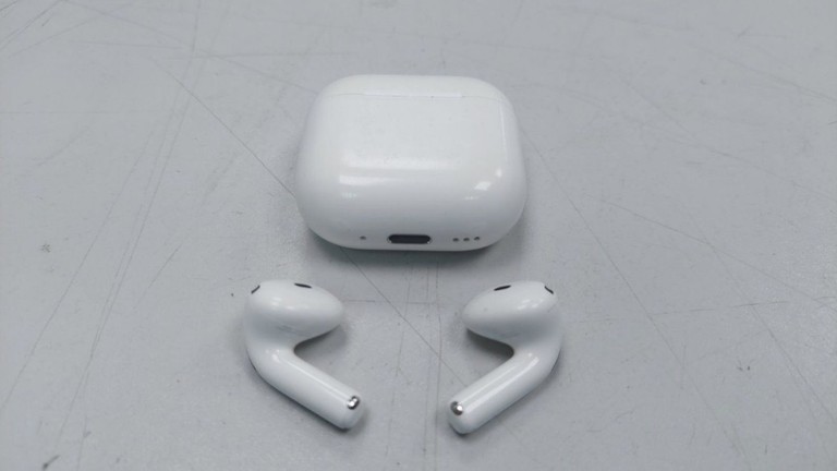 Купити Apple airpods 4 with active noise cancellation Б/У