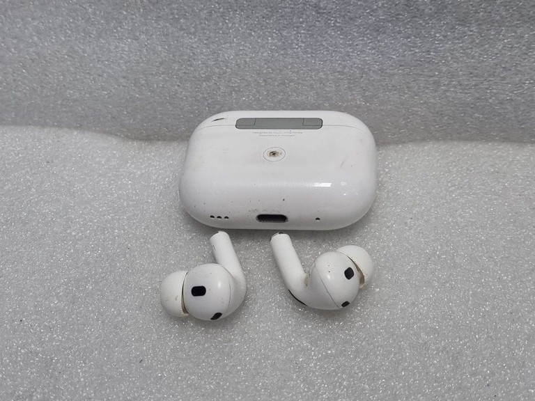 Дешево Apple airpods pro 2nd generation with magsafe charging case usb-c з ломбарду