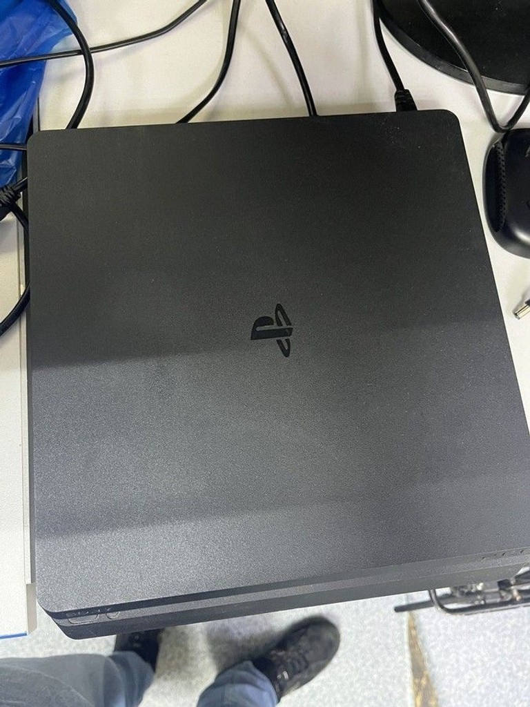 Купити  Sony PlayStation 4 Slim 1TB Black Б/У