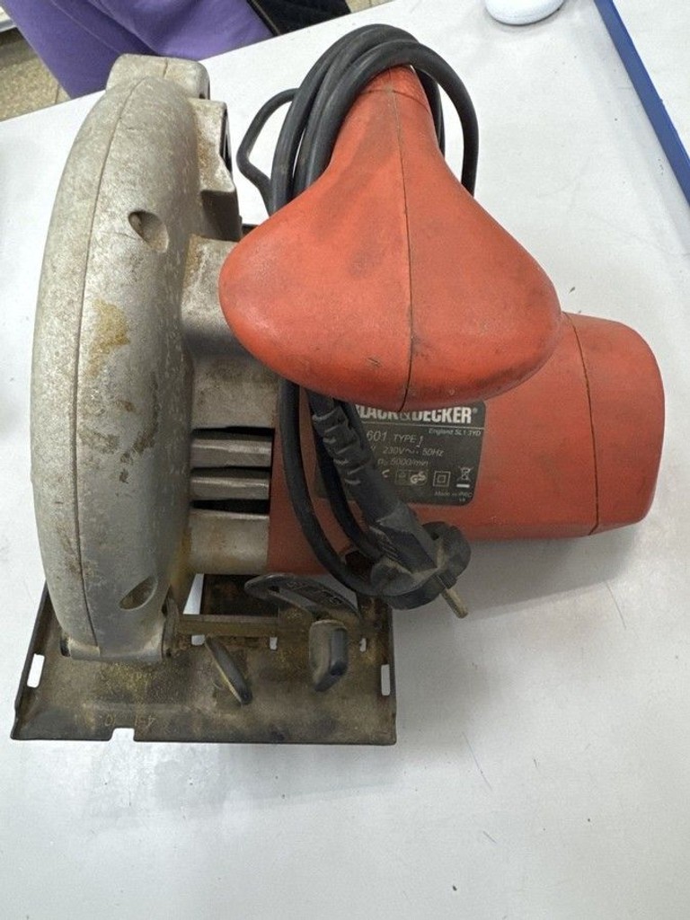 Купити Black & Decker cd-601 Б/У