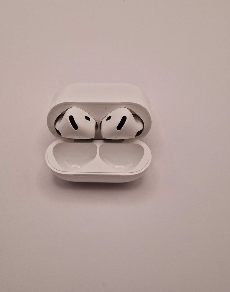 Дешиво Apple airpods 4 с ломбарда