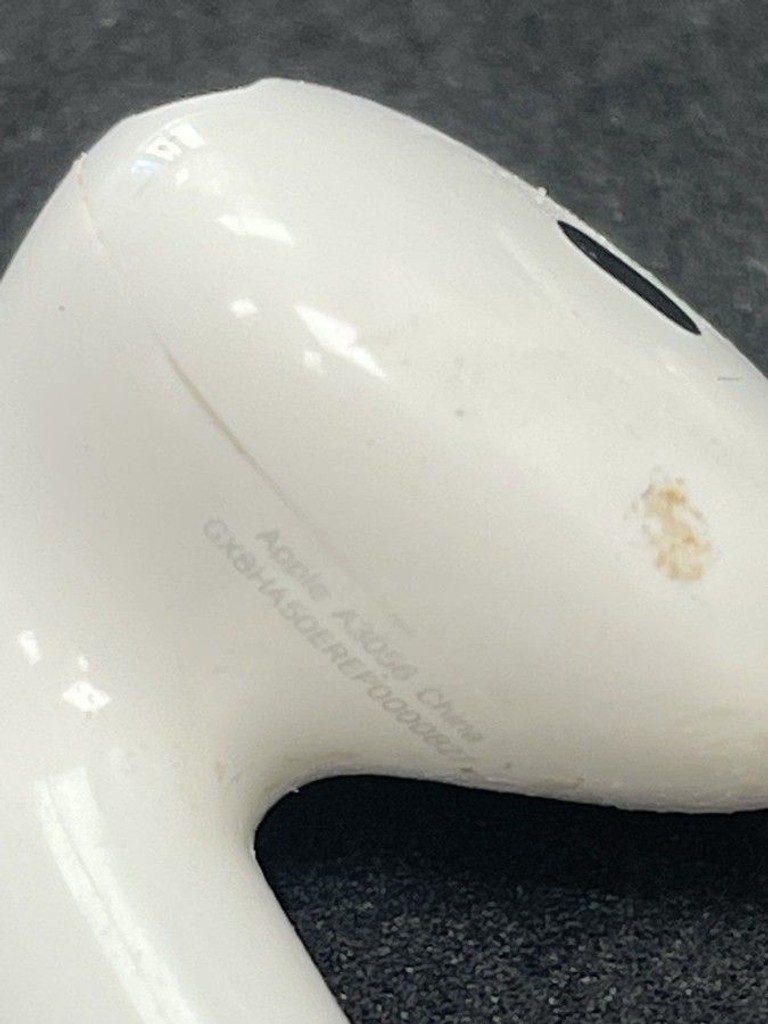Оголошення Apple airpods 4 with active noise cancellation Б/У
