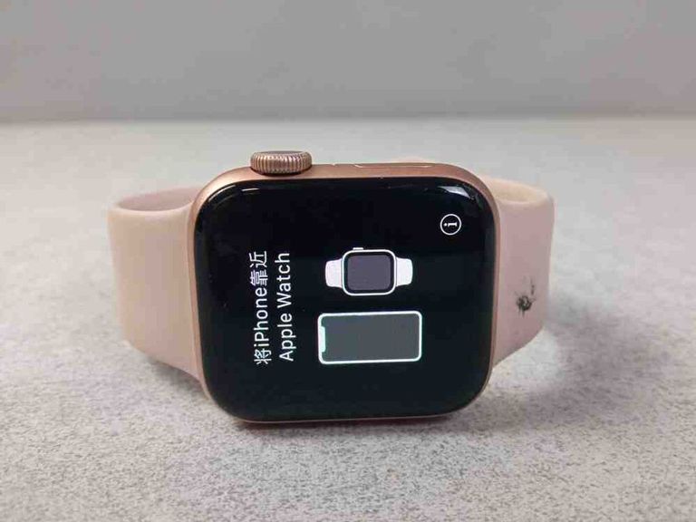 Apple Watch Series 5 GPS 40mm Gold Aluminum w. Pink Sand b.- Gold Aluminum (MWV72) Код:2000003423859. Изображение 10