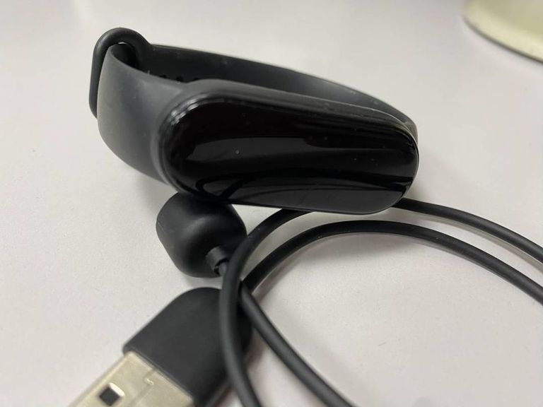 Дешиво Xiaomi mi band 6 с ломбарда