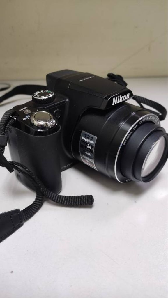 Nikon coolpix p90 zoom 24x ed vr 12.1mp f/2.8-5.0