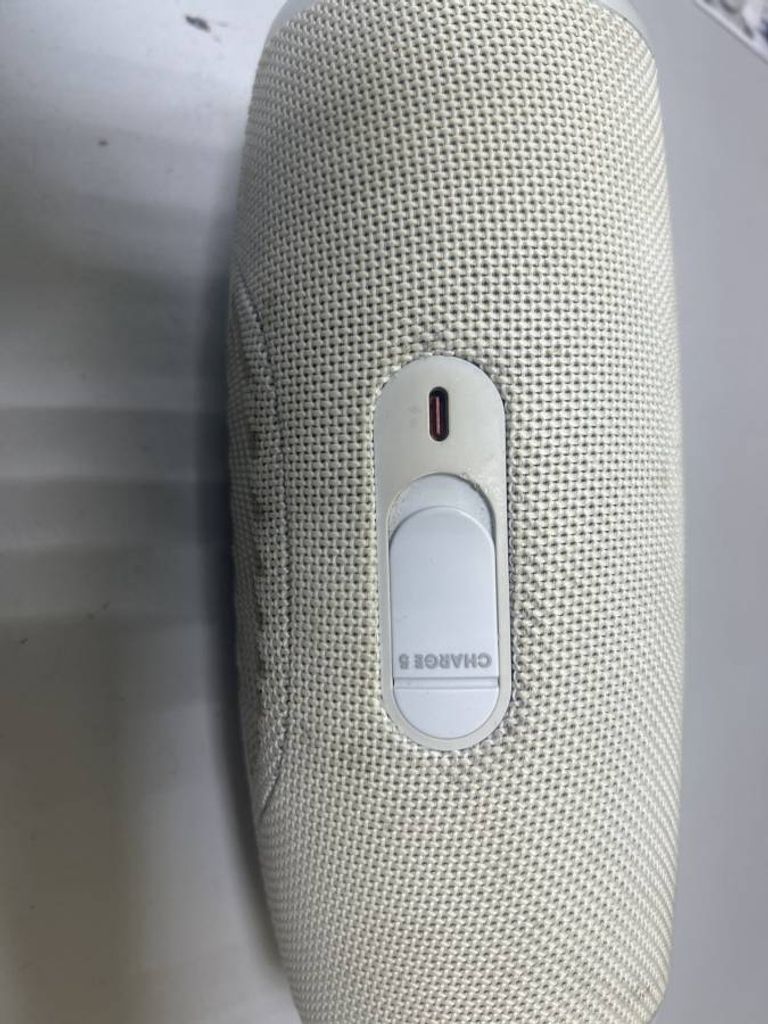 Дешиво Jbl charge 5 с ломбарда