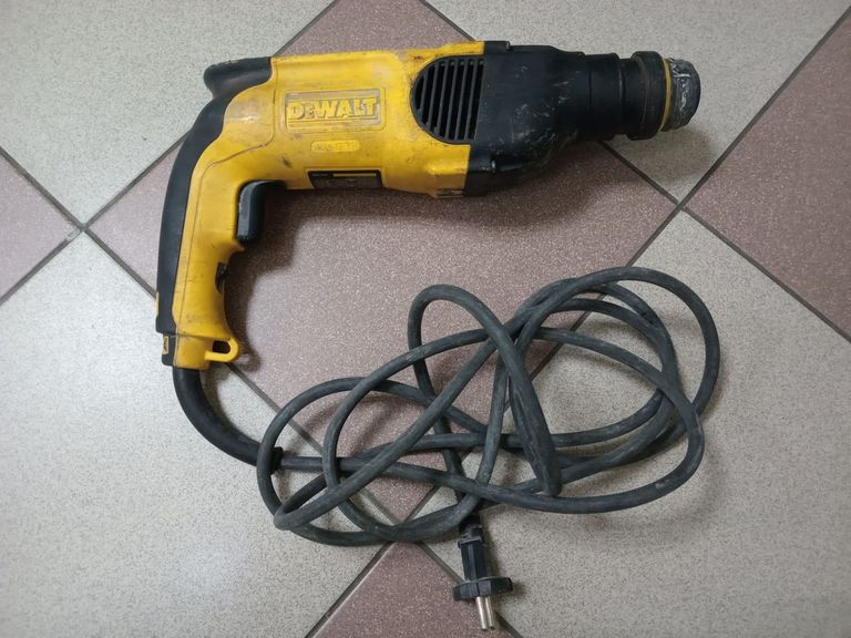 Оголошення Dewalt d25113qs Б/У