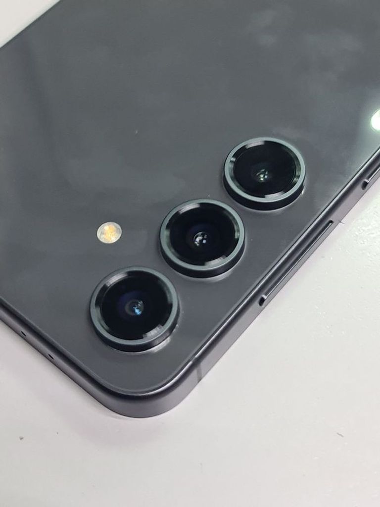 Купити Samsung galaxy s24 fe 8/128gb Б/У