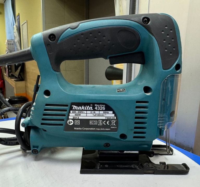 Оголошення Makita 4326 Б/У