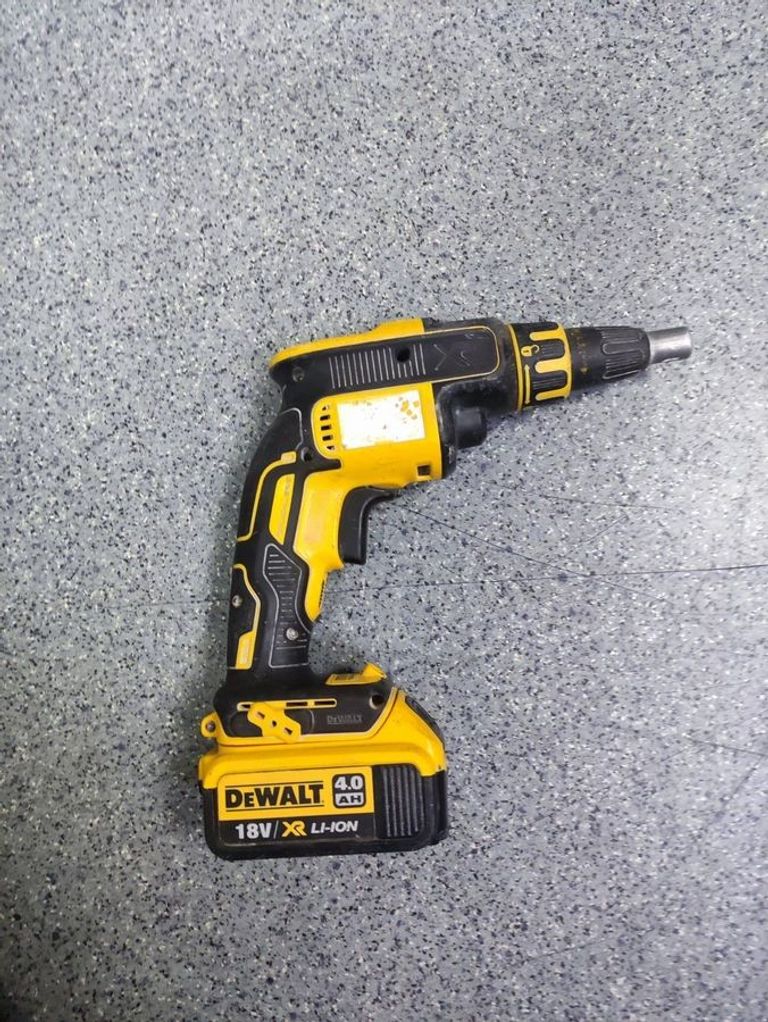 Дешево Dewalt dcf620 + dcf840 + акб 1,5 ач + акб 4,0 ач + зп з ломбарду