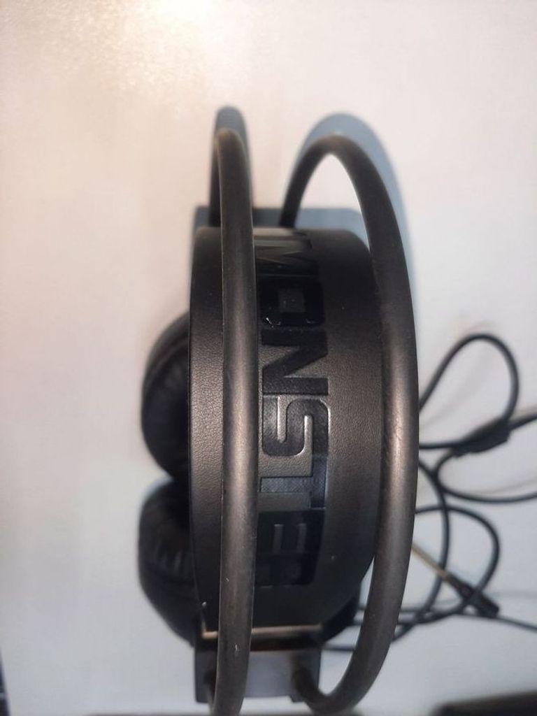 Дешево Monster monster з ломбарду