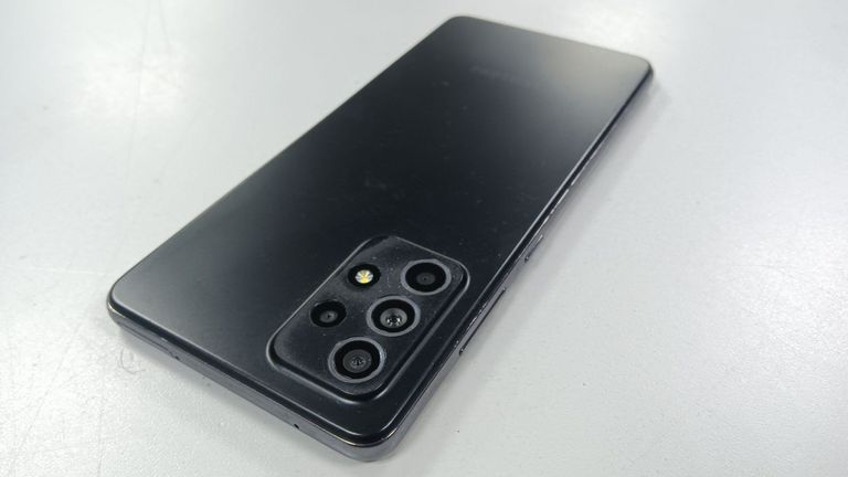 Оголошення Samsung galaxy a52 sm-a525f 8/256gb Б/У