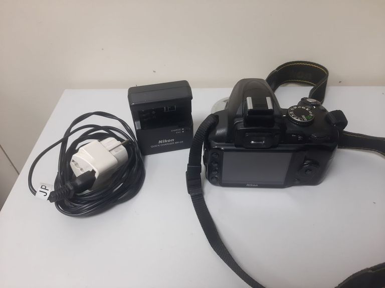 Оголошення Nikon d3000 body Б/У