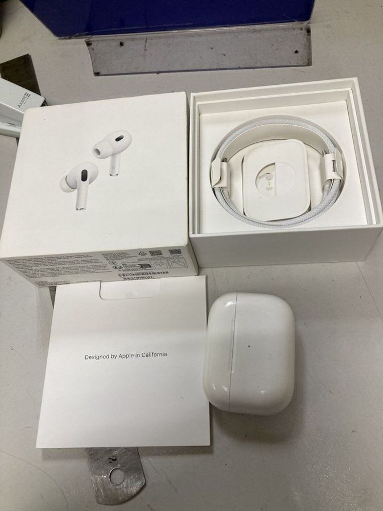Розпродаж Apple airpods pro 2nd generation with magsafe charging case usb-c, продавець Техноскарб