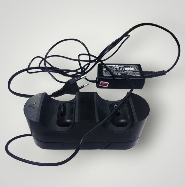 Дешево Sony dualsense charging station з ломбарду