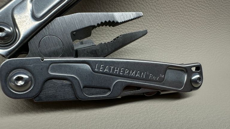 Дешево Leatherman rev з ломбарду