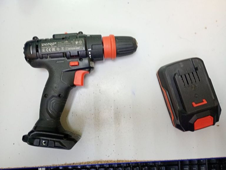 Купить Dnipro-M cd-218q 1акб 2ah зп Б/У