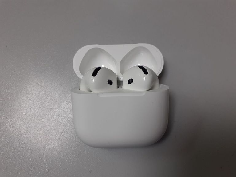 Купить Apple airpods 4 with active noise cancellation Б/У