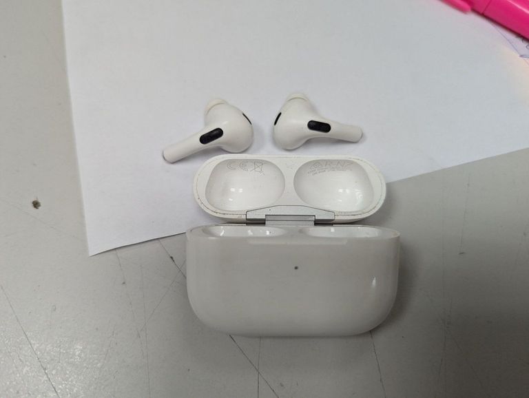 Apple airpods pro 2nd generation with magsafe charging case usb-c Код:01-200858894. Зображення 6