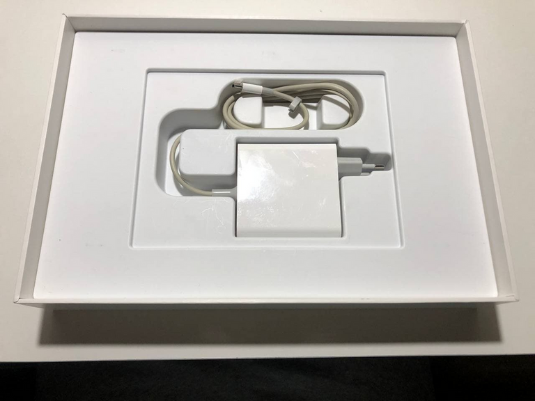 Дешиво Xiaomi Mi Notebook Air 13.3" Intel Core i5 8/256  с ломбарда