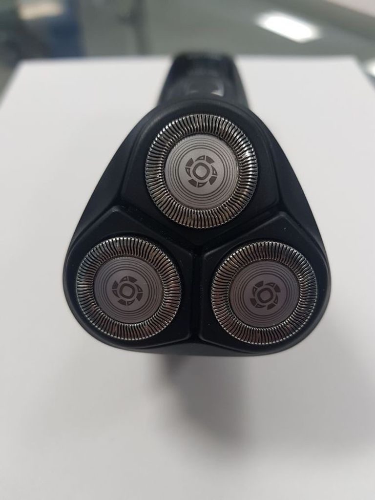 Дешиво Philips Shaver Series 3000X X3051/00 с ломбарда