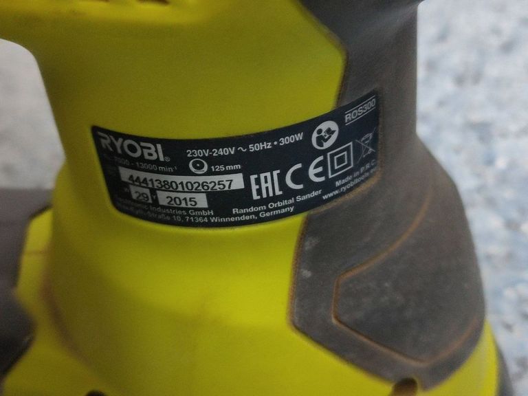 Дешиво Ryobi ROS 300 с ломбарда