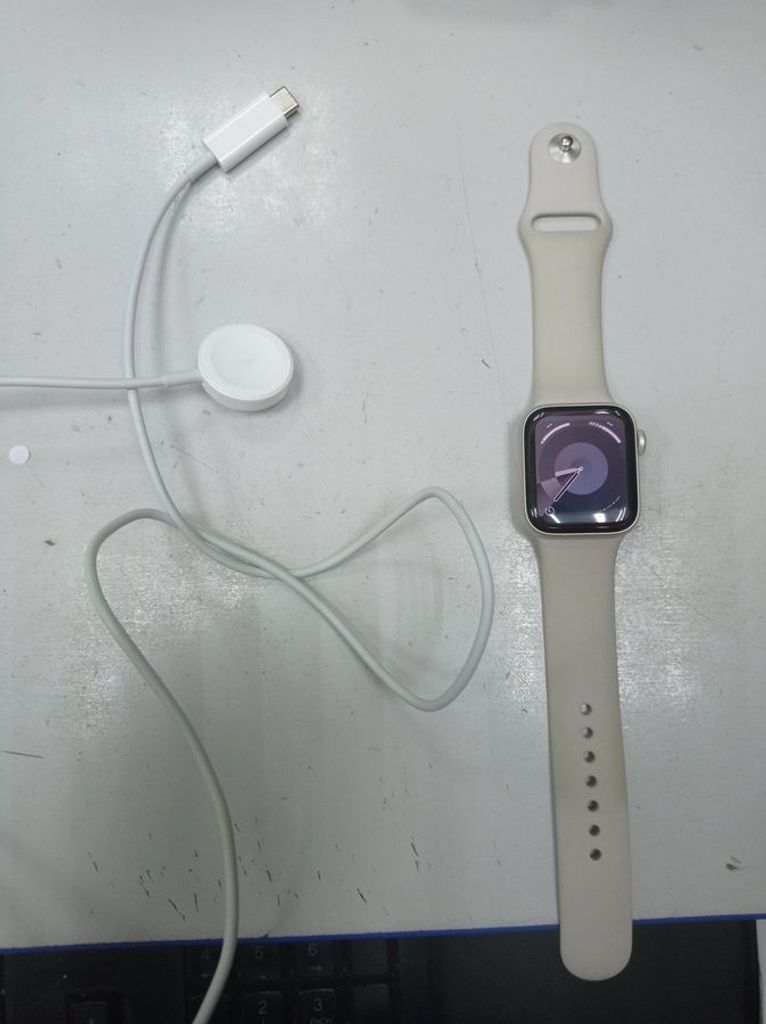 Оголошення Apple watch se 2 gps 40mm aluminium case Б/У