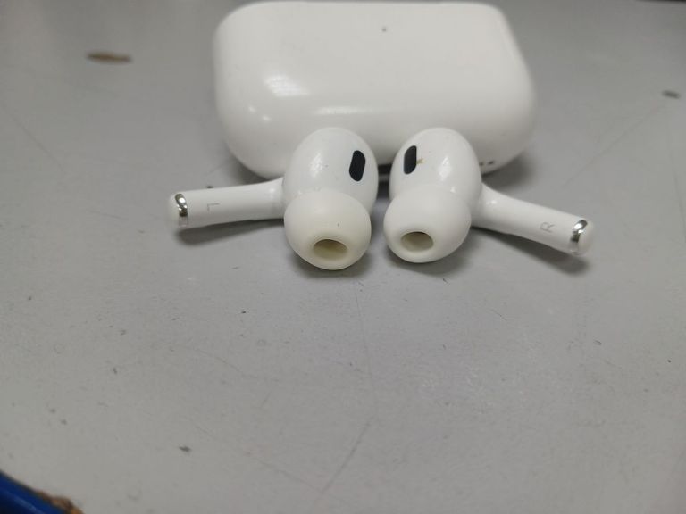Купити Apple airpods pro 2nd generation magsafe Б/У