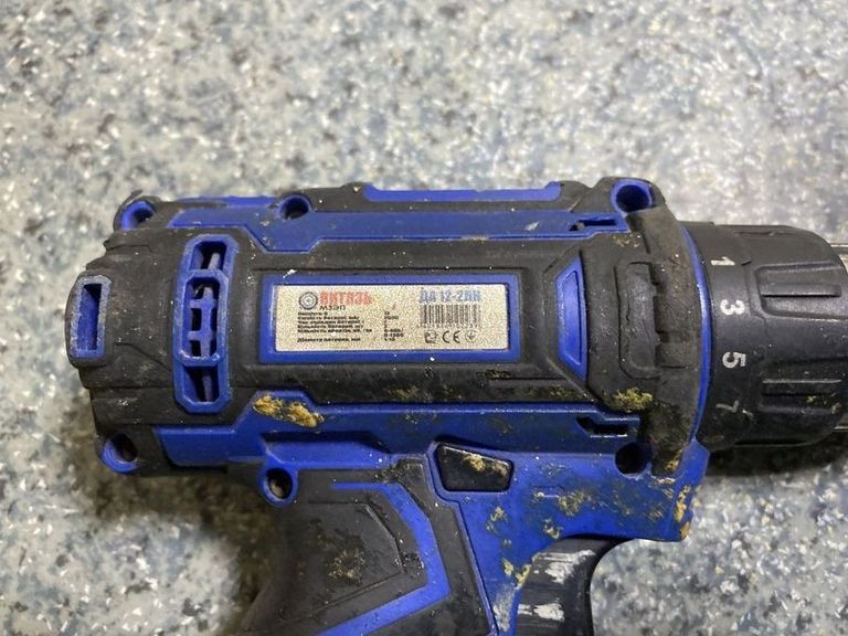 Оголошення Витязь да-12-2лн 2акб li-ion 2.0ah + зу + набір Б/У