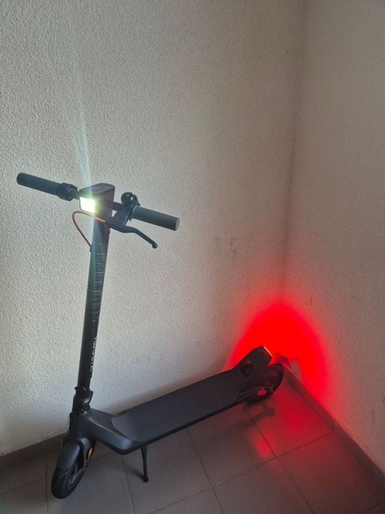 Дешево Xiaomi Electric Scooter 4 Lite (2nd Gen) з ломбарду