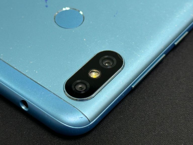 Дешиво Xiaomi mi a2 lite 4/64gb с ломбарда