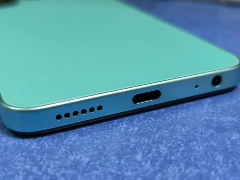 Дешиво Infinix smart 8 x6525 4/64gb с ломбарда