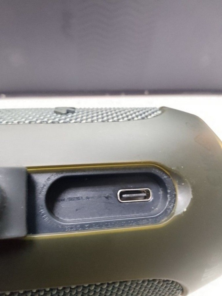Купити Jbl flip essential 2 Б/У
