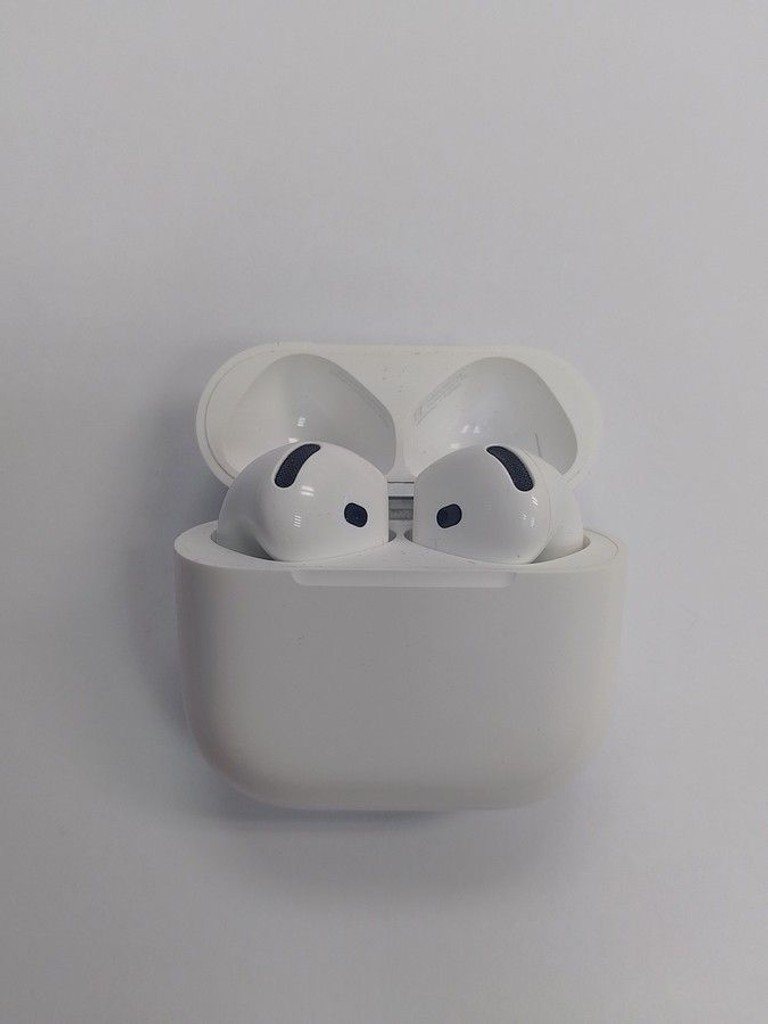 Купить Apple airpods 4 Б/У
