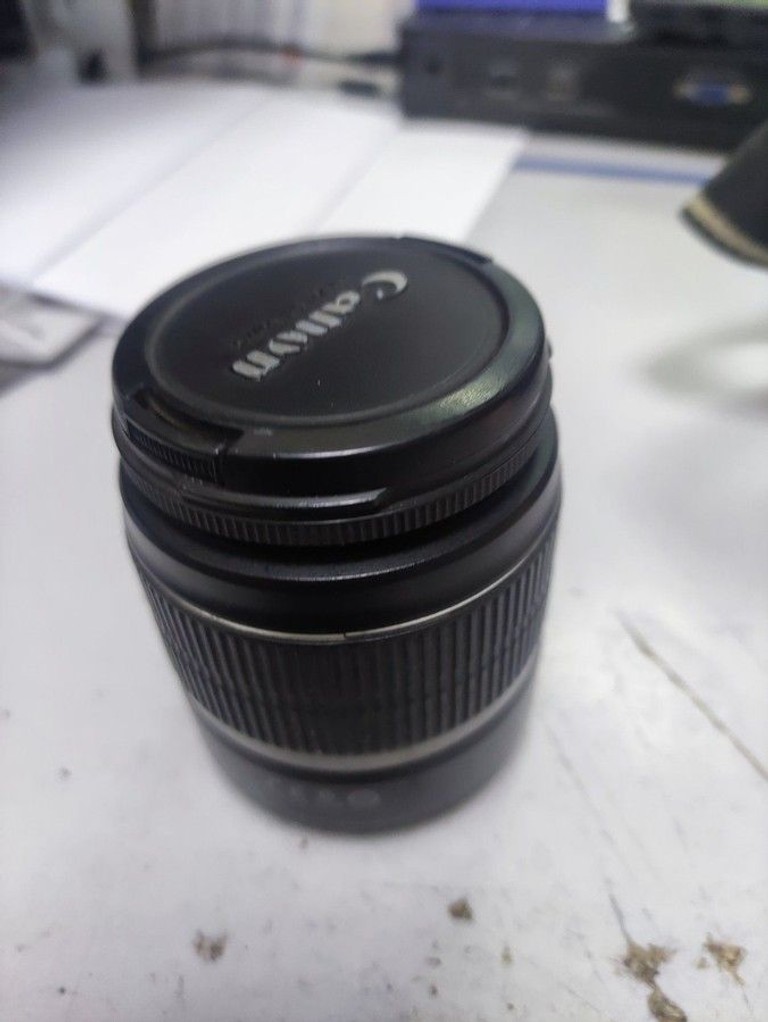 Дешево Canon ef-s 18-55mm f/3,5-5,6 is stm з ломбарду