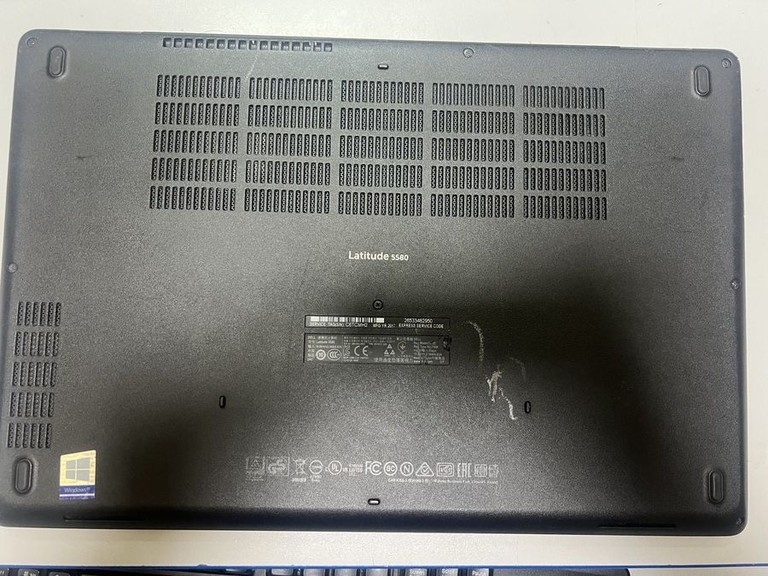 Дешиво Dell 15/core i5 6440hq ddr3/16gb ddr3/ssd 256 gb/*інтегрована с ломбарда
