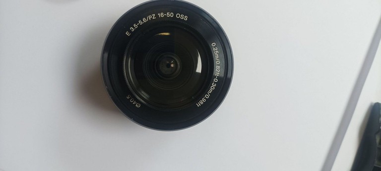Дешево Sony SELP1650 E PZ 16-50mm f/3,5-5,6 OSS з ломбарду