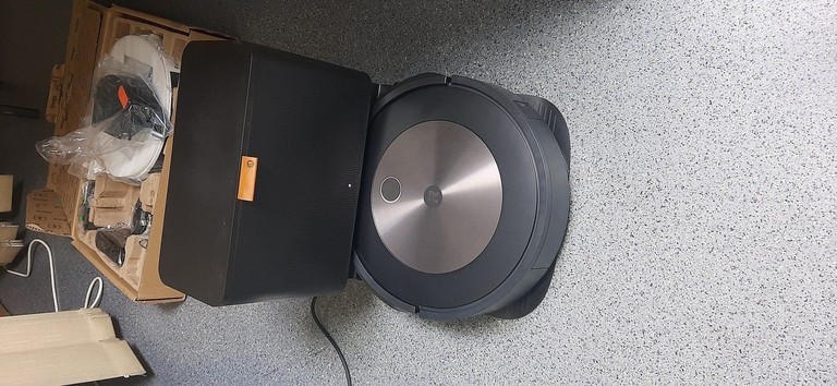 Дешиво Irobot Roomba Combo j7 с ломбарда