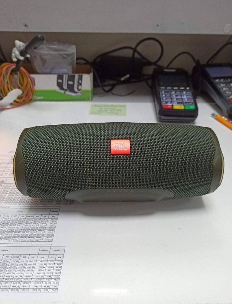 Купити Jbl charge 4 Б/У