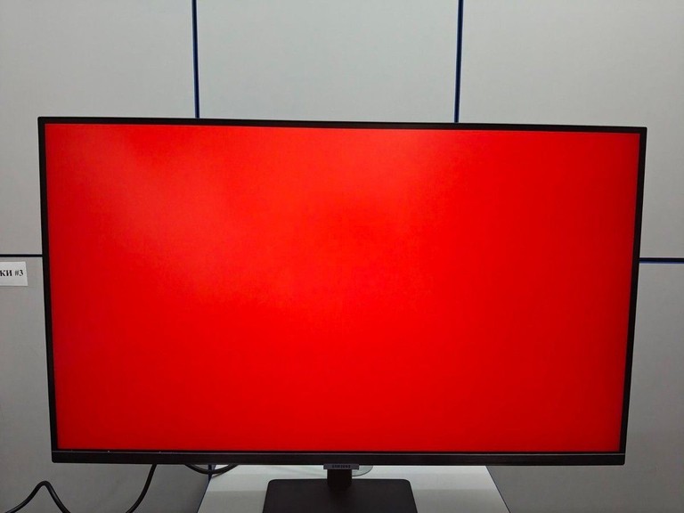 Дешево Samsung S32AM704NR Black Smart Monitor M7 (LS32AM704URXEN) з ломбарду
